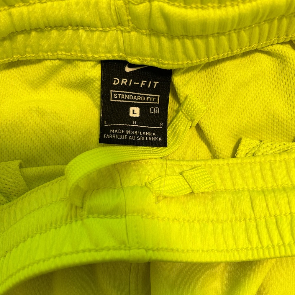 GUC Youth Boy’s Nike Neon Yellow Shorts - Picture 8 of 8
